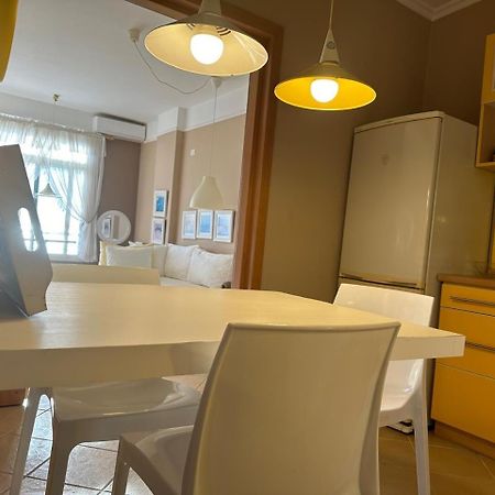 Beach View! Seaside Apartment Дуррес Экстерьер фото