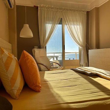 Beach View! Seaside Apartment Дуррес Экстерьер фото
