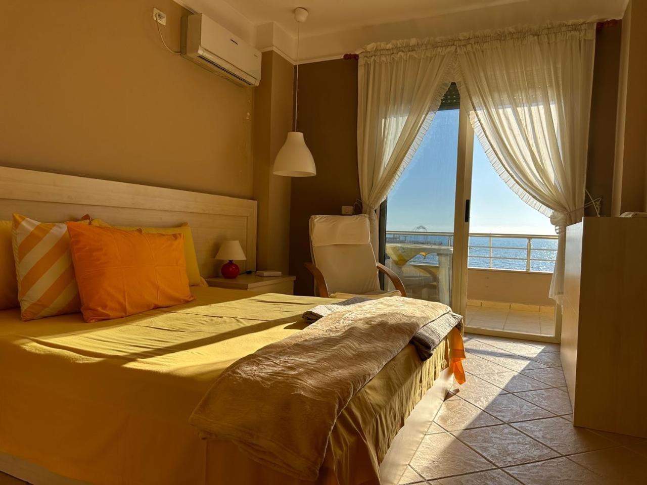 Beach View! Seaside Apartment Дуррес Экстерьер фото